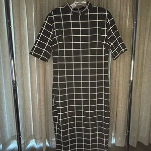 Ultra Chic- X-Large Black w/ White Grid Print Dress